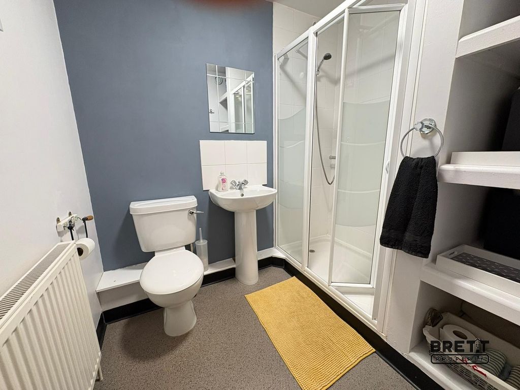 Additional image 6 of 2 bed flat for saleSovereign House, Nelson Quay, Milford Haven, Pembrokeshire. SA73