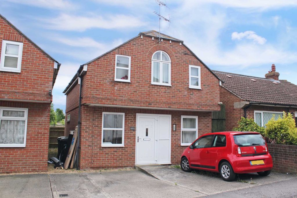 Property photo 1 of 3