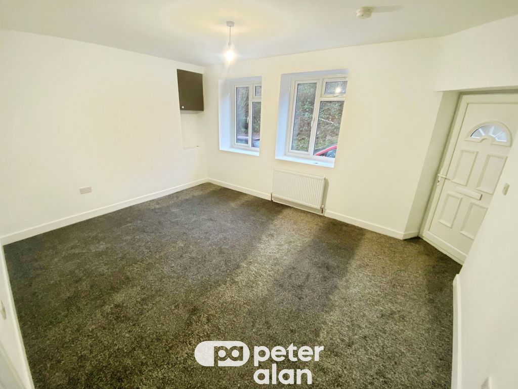 Property photo 2 of 5 Living Room