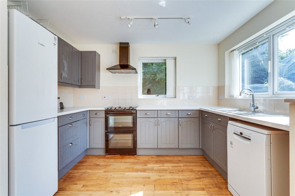 Property photo 3 of 14 Kitchen