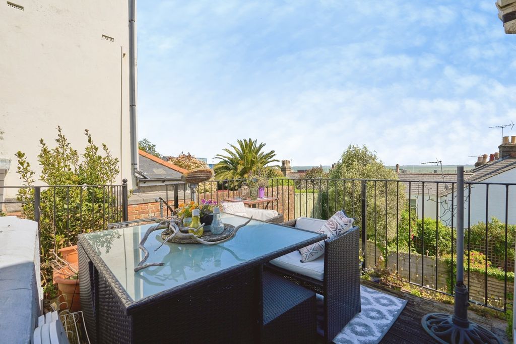 Property photo 1 of 16 Terrace