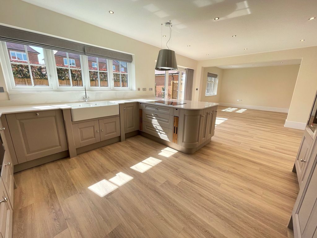 Property photo 2 of 48