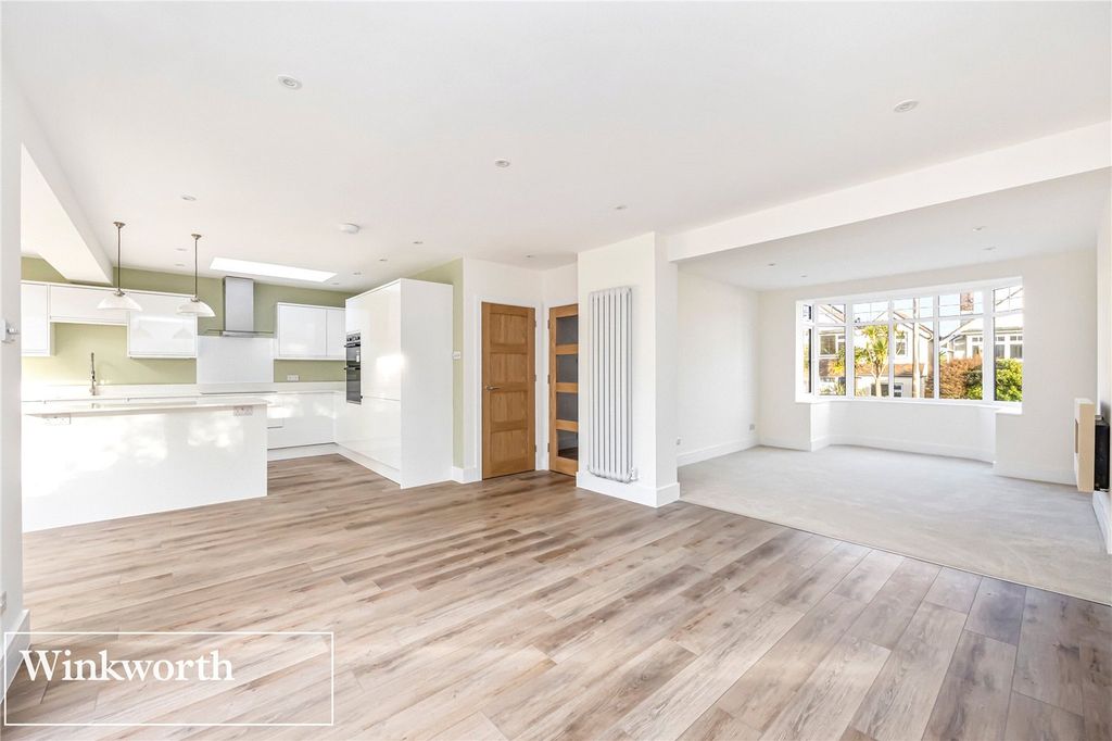 Property photo 2 of 20 Picture No. 15