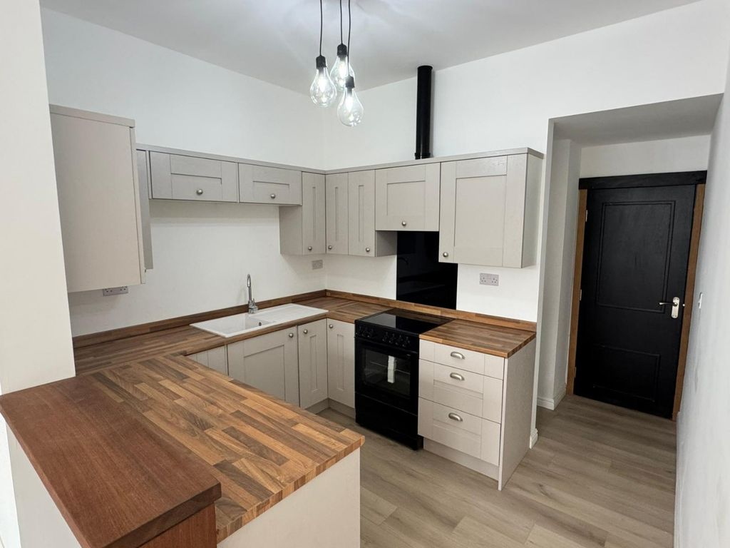 Property photo 2 of 7 4397672