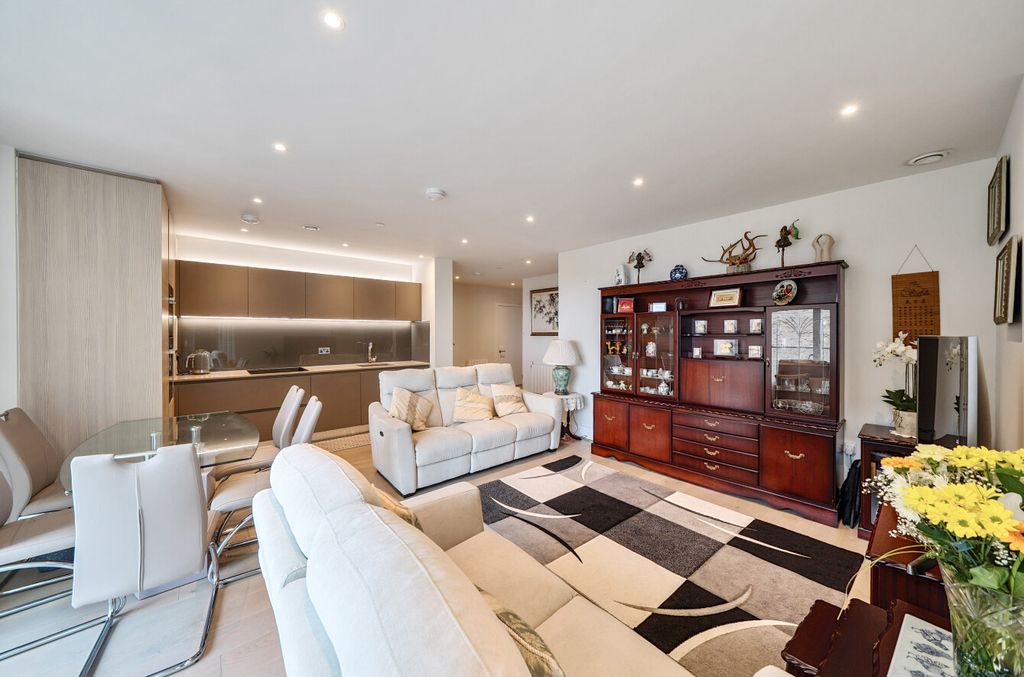 Property photo 2 of 20 1333466-6-688B31B...
