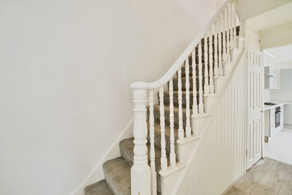 Property photo 2 of 28 Pbox-Img.Jpg