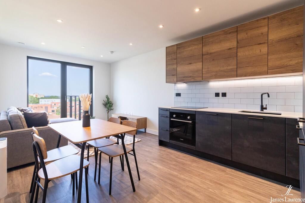 Property photo 2 of 19 Kitchen/Dining Area
