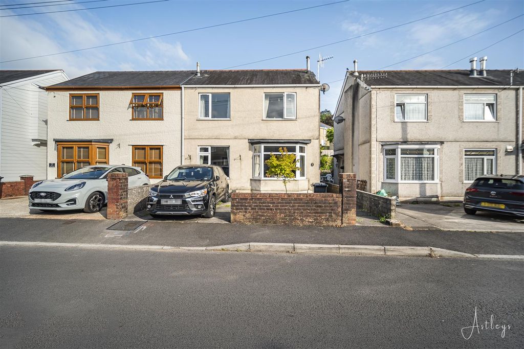 Property photo 1 of 16 Main Dwelling