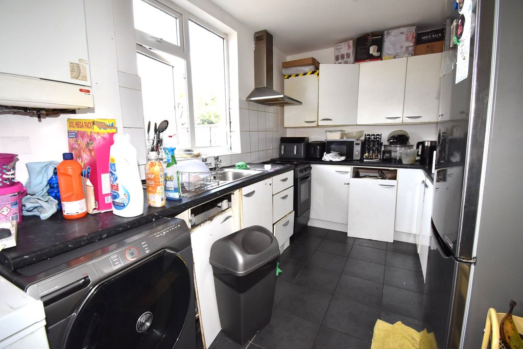 Property photo 2 of 3
