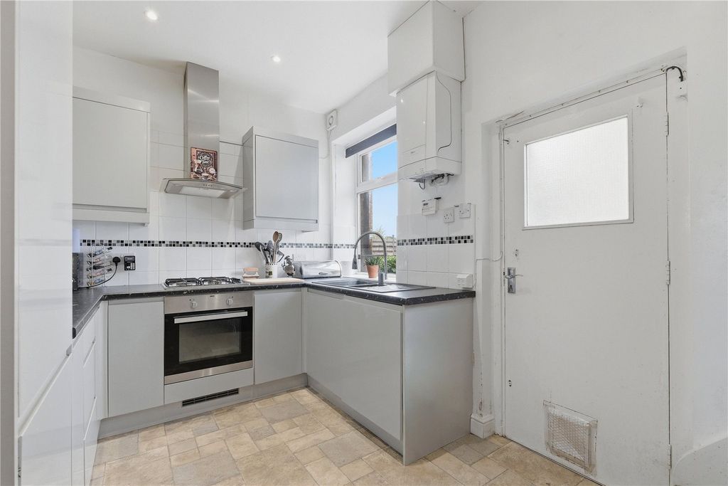 Property photo 3 of 14 Kitchen