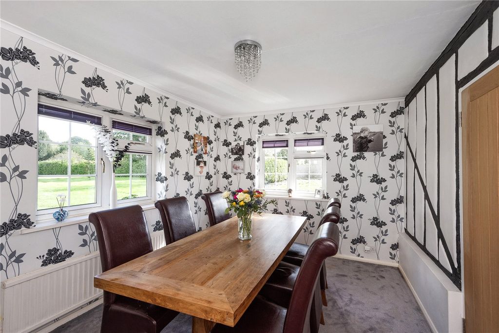 Property photo 3 of 23 Picture No. 24