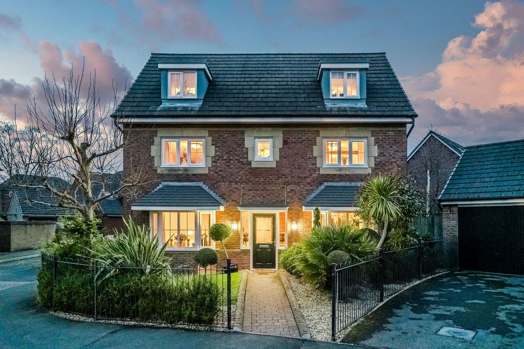 Property photo 2 of 57 Photo 59