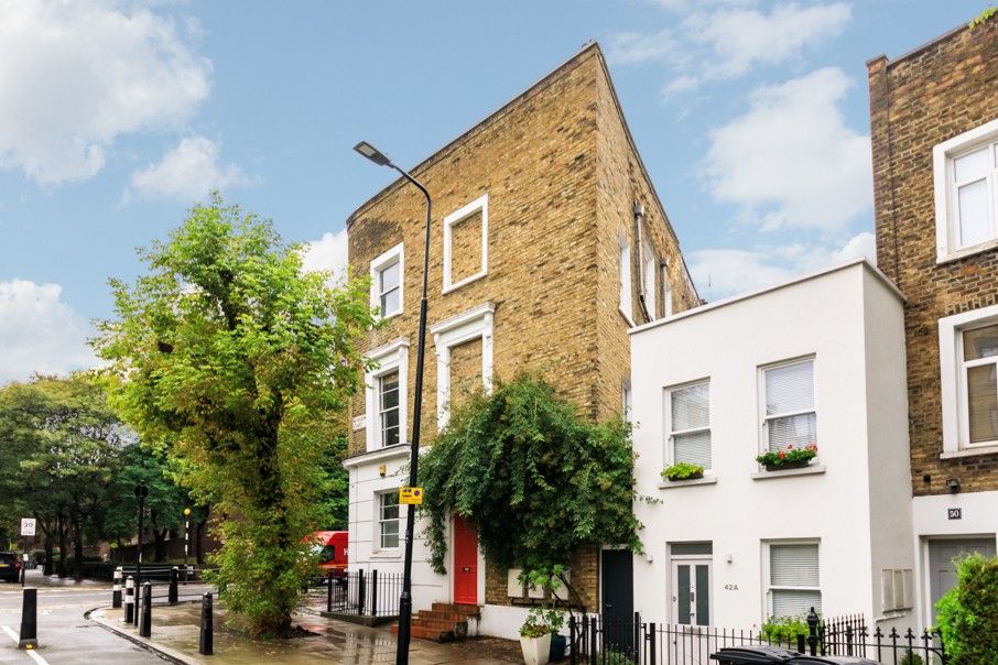 Property photo 2 of 8 Side  Exterior