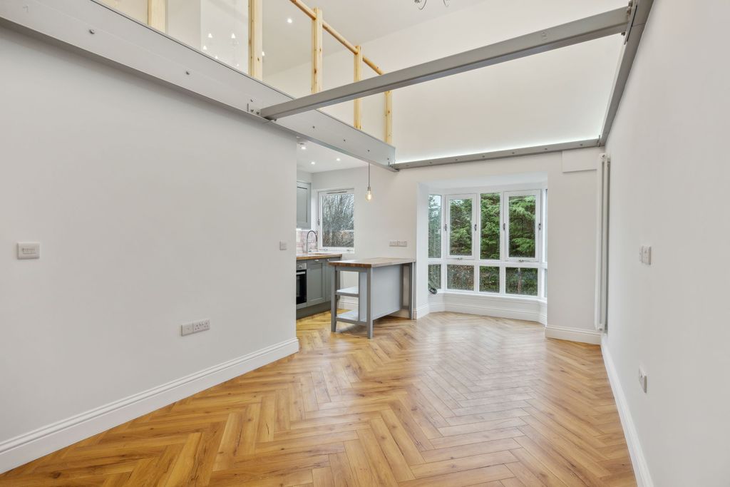 Property photo 2 of 11 2