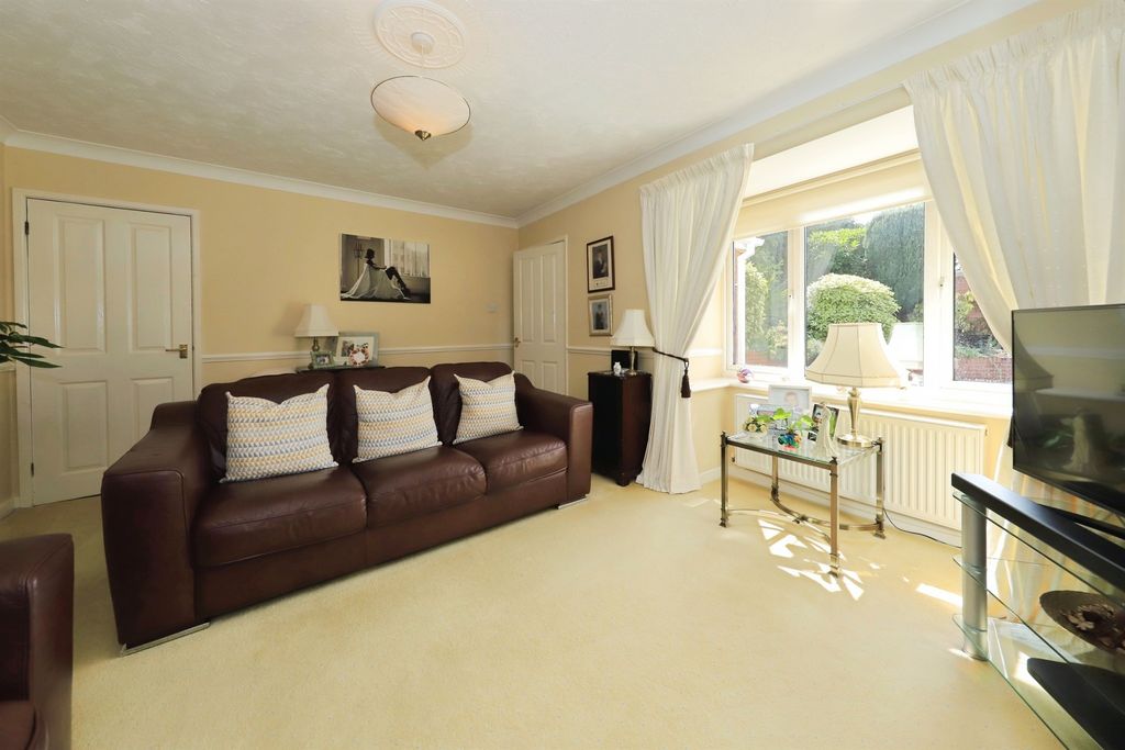 Property photo 2 of 18
