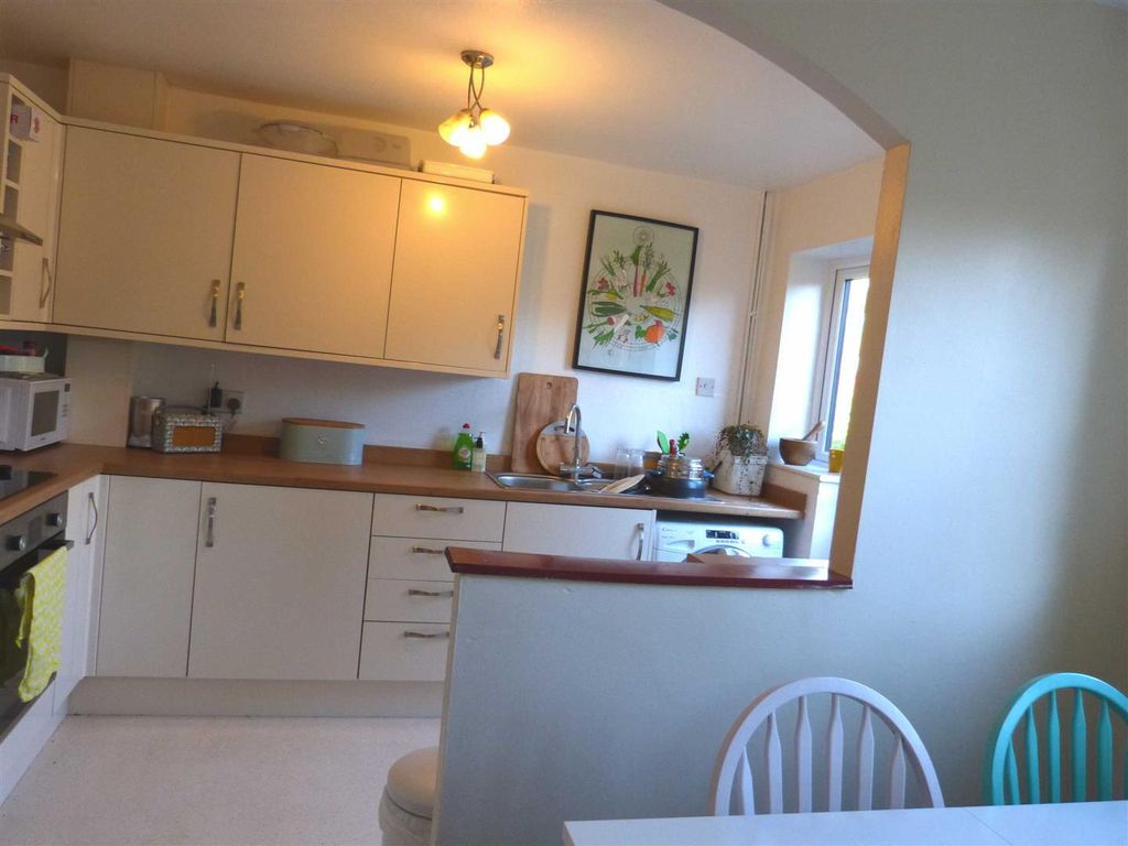Property photo 3 of 8 Kitchen/ Diner
