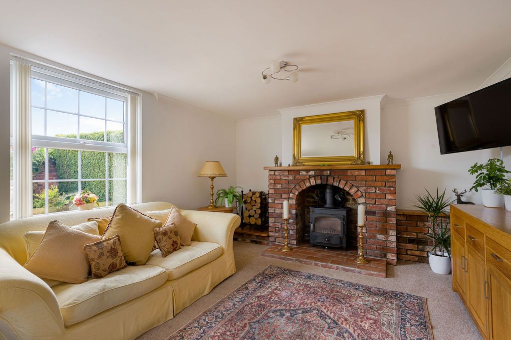 Property photo 2 of 42