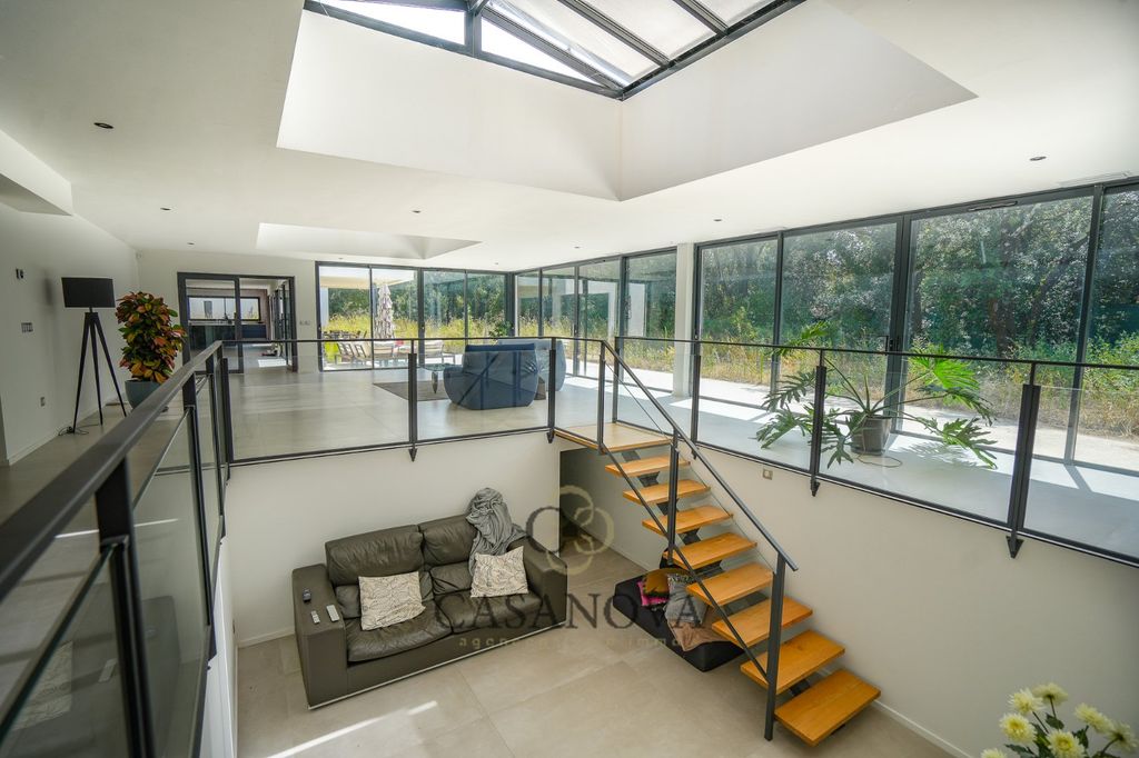 Property photo 3 of 35