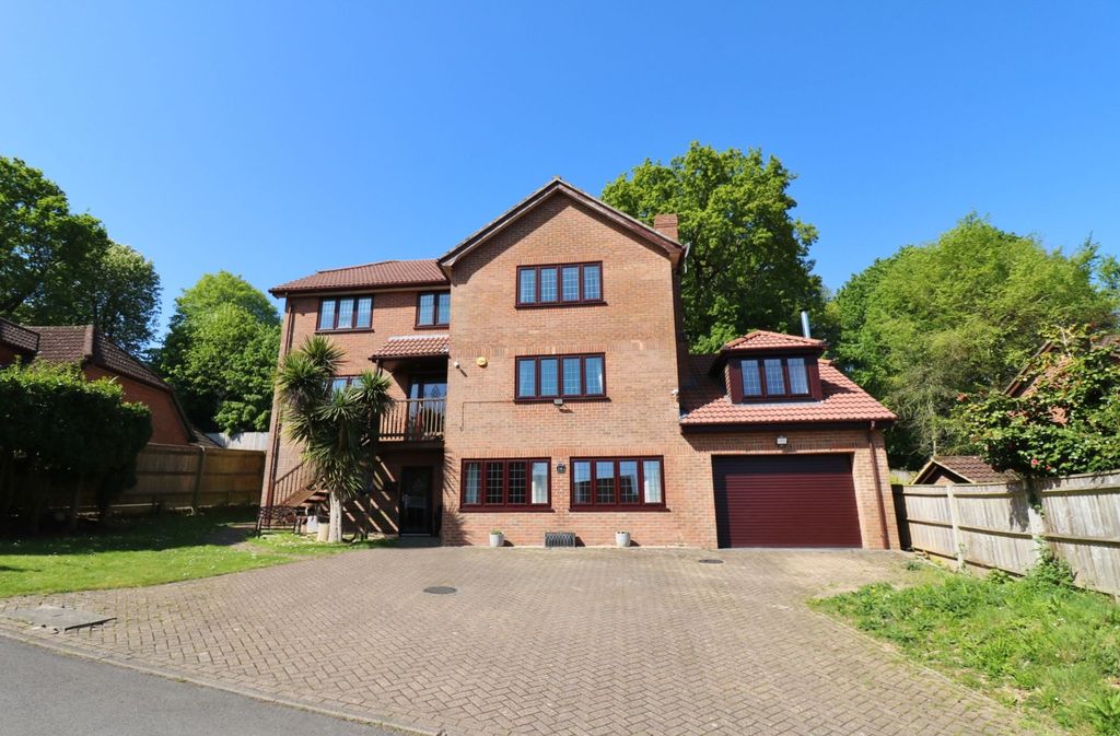 Property photo 1 of 24