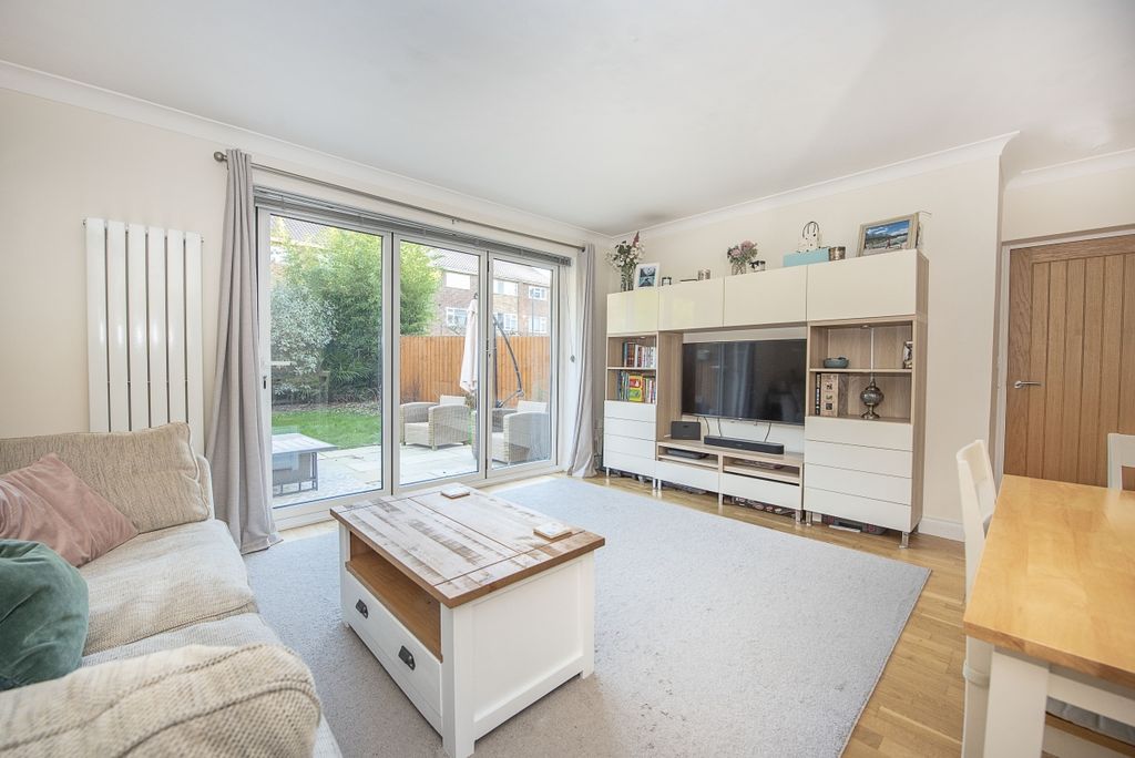 Property photo 2 of 11 10