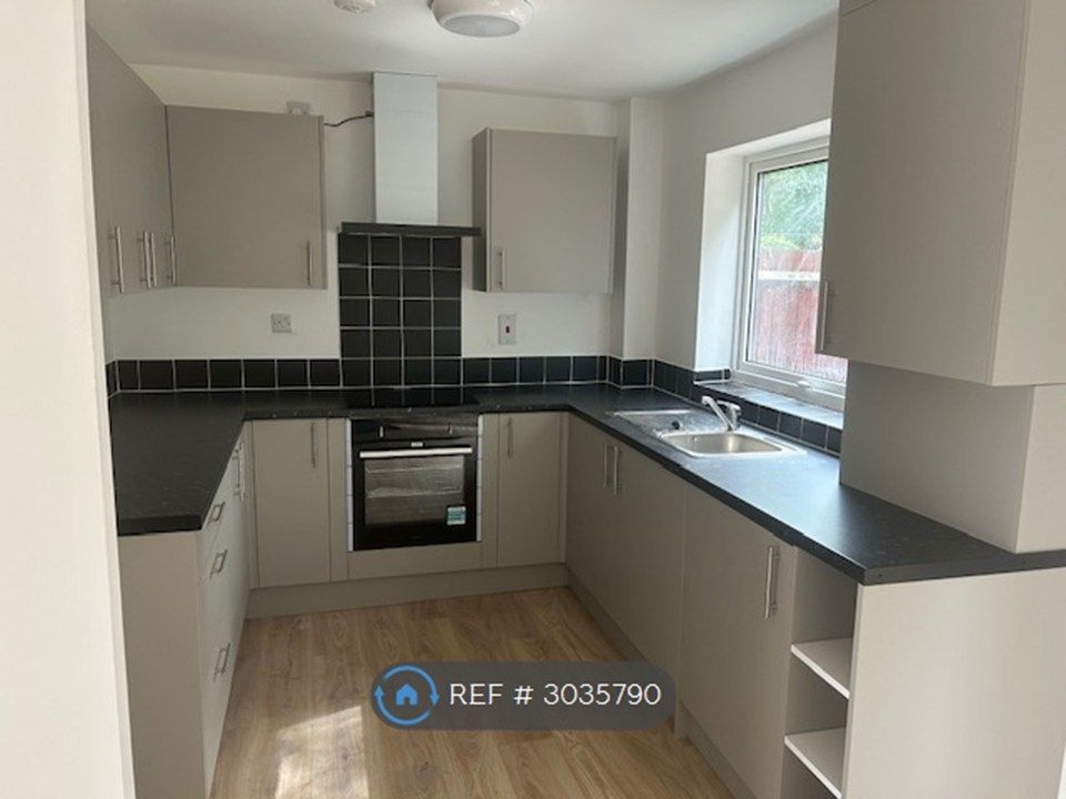 Property photo 2 of 16 Kitchen