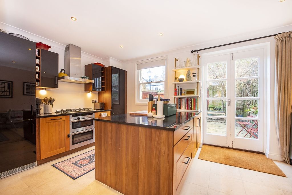 Property photo 2 of 16 Houblon-Road (6)