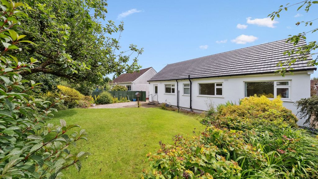 Property photo 2 of 32