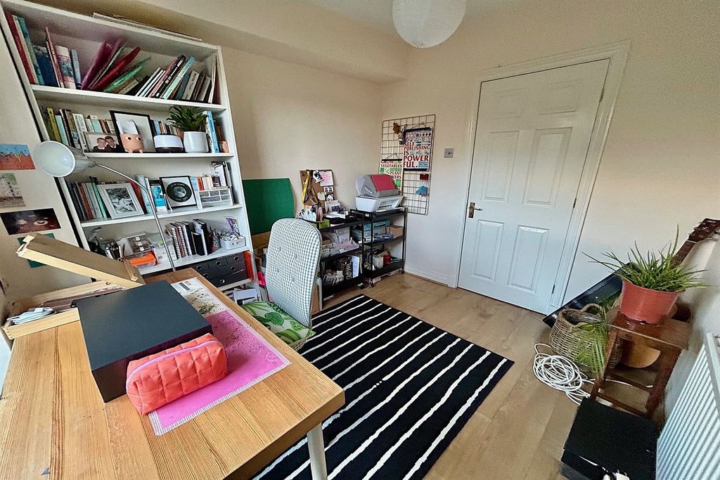 Property photo 3 of 24 Bedroom 4