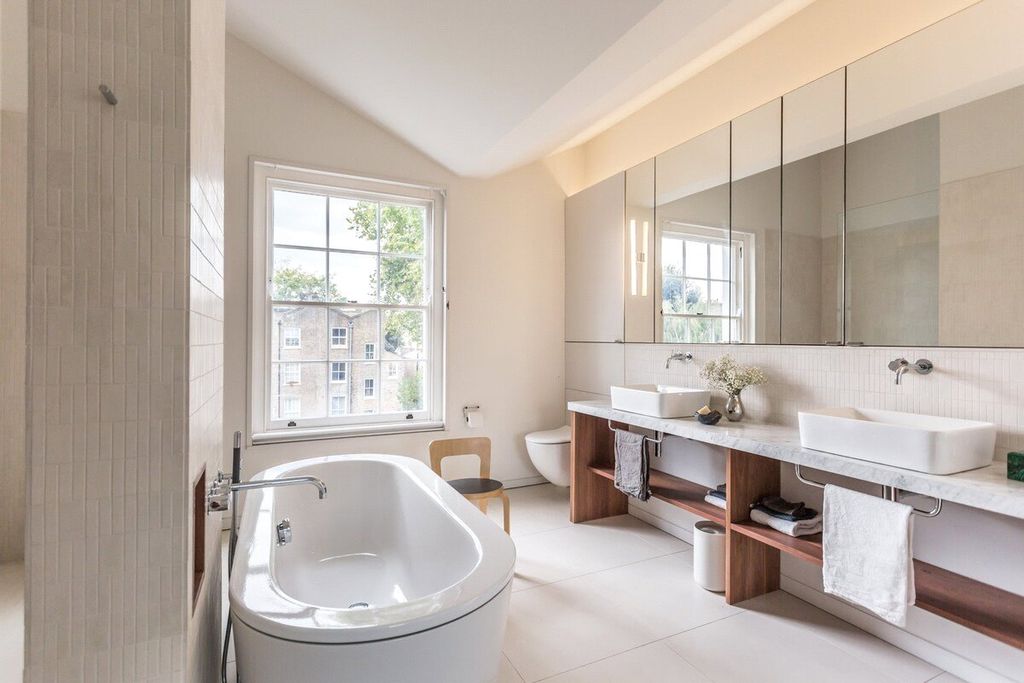 Property photo 3 of 18 Ensuite Bathroom