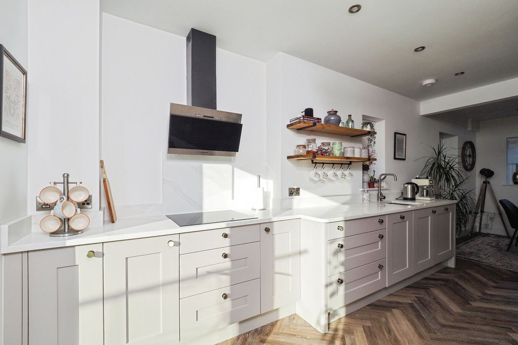 Property photo 3 of 21 Kitchen Diner