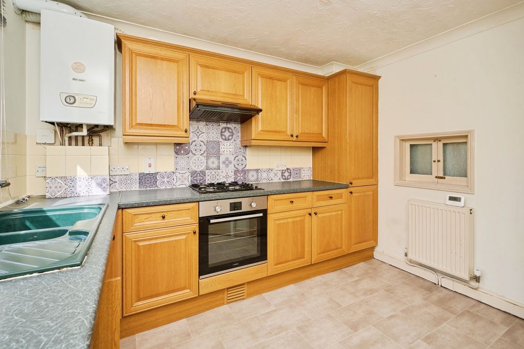 Property photo 3 of 13 Kitchen