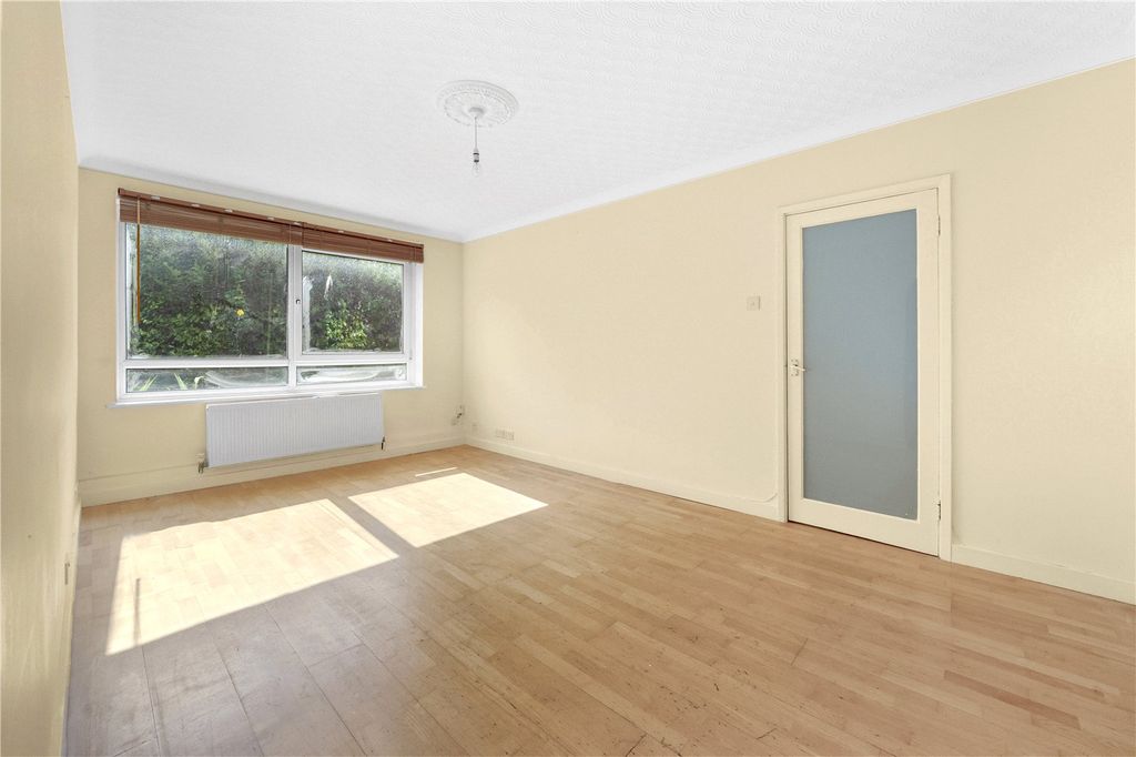 Property photo 2 of 14 Picture No. 04