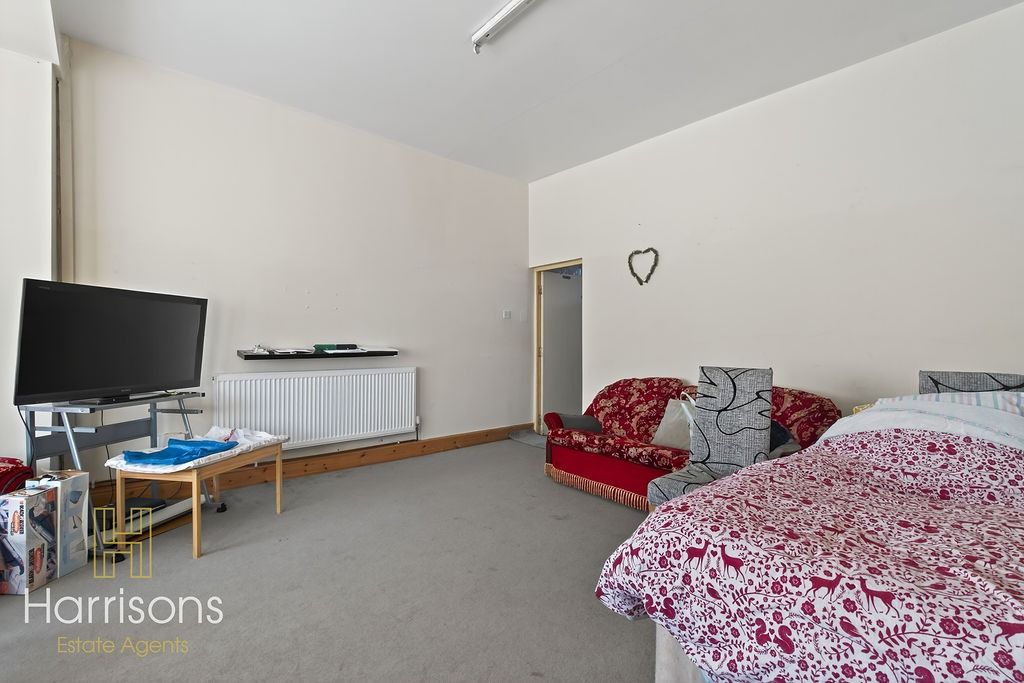 Property photo 2 of 23 4688012