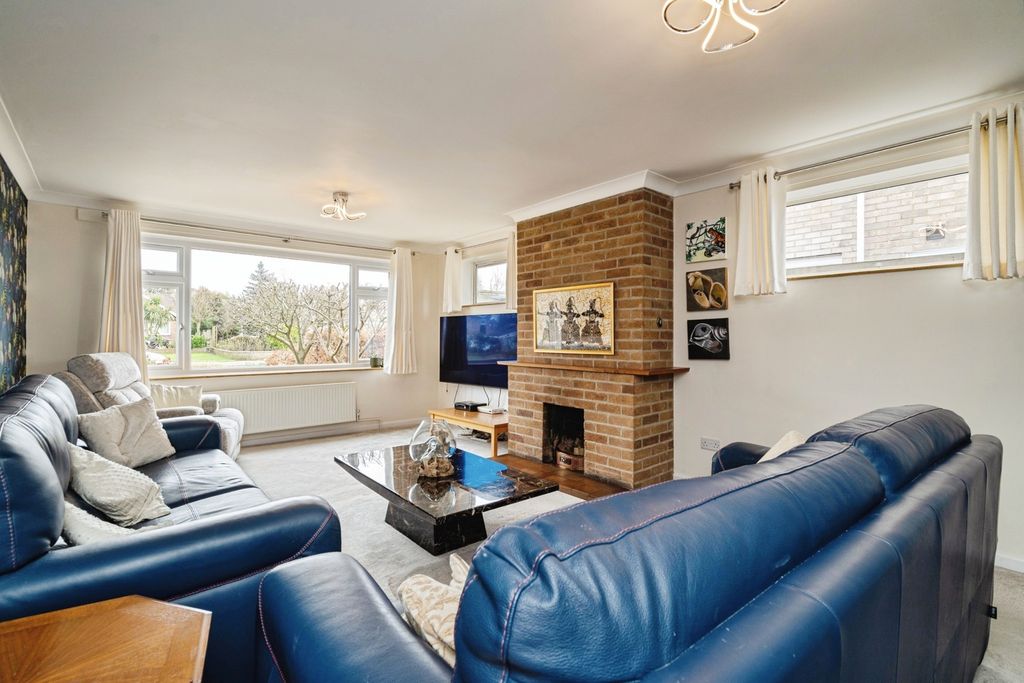 Property photo 2 of 20 Pbox-Img.Jpg