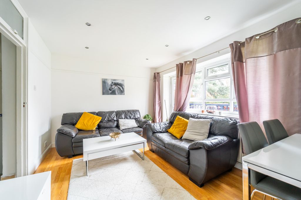 Property photo 2 of 13 Mba08361