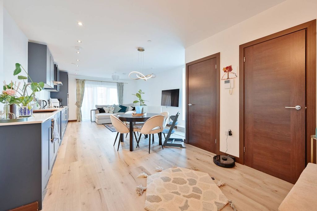 Property photo 2 of 19