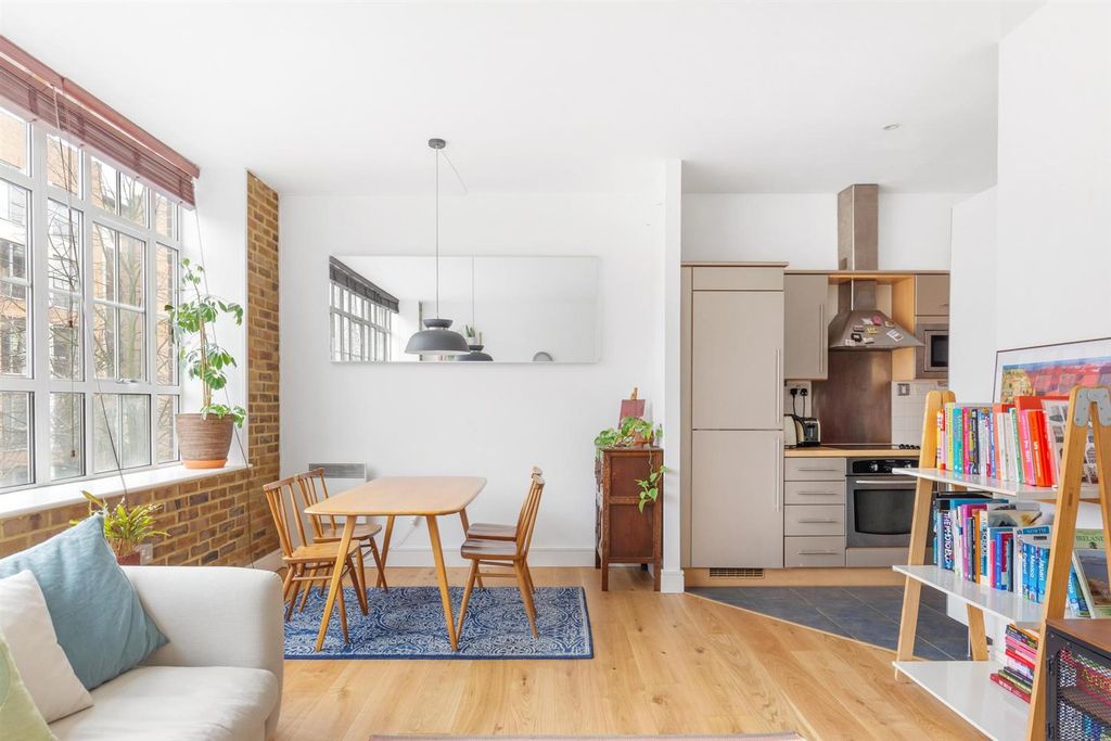 Property photo 3 of 10 386B5249-Hdr.Jpg