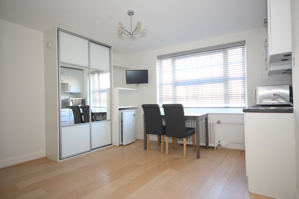 Property photo 2 of 3
