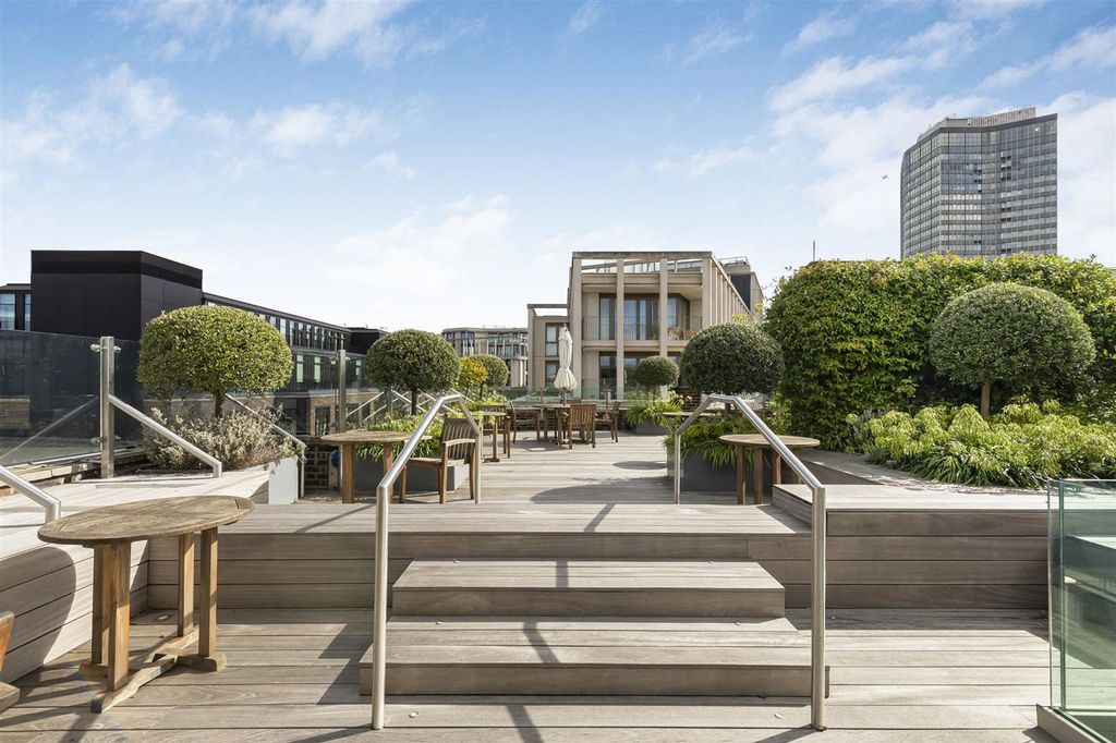 Property photo 2 of 9 Westminster Gardens - Residents Roof Terrace
