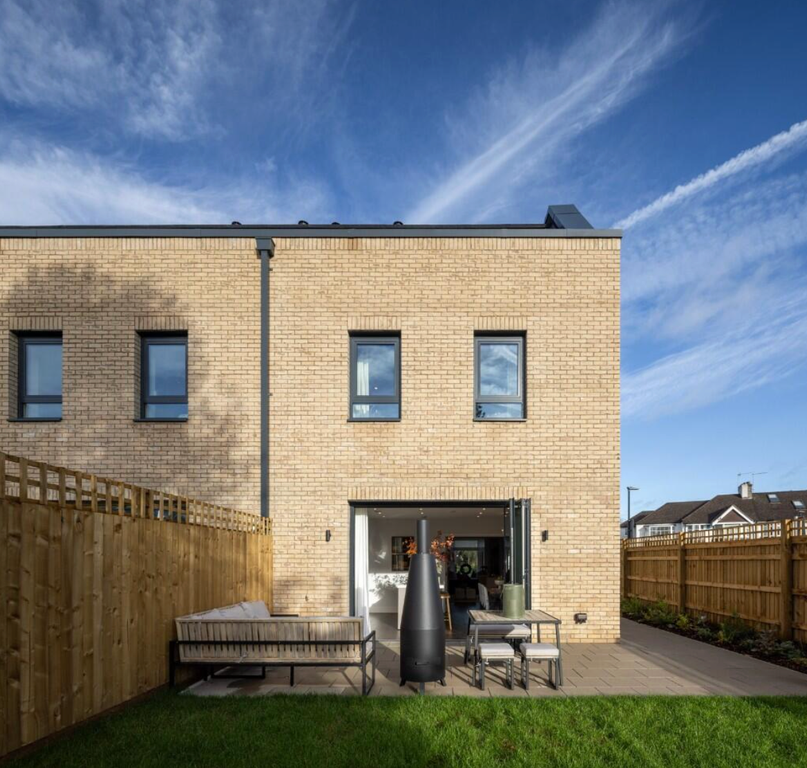 Property photo 1 of 16 Exterior