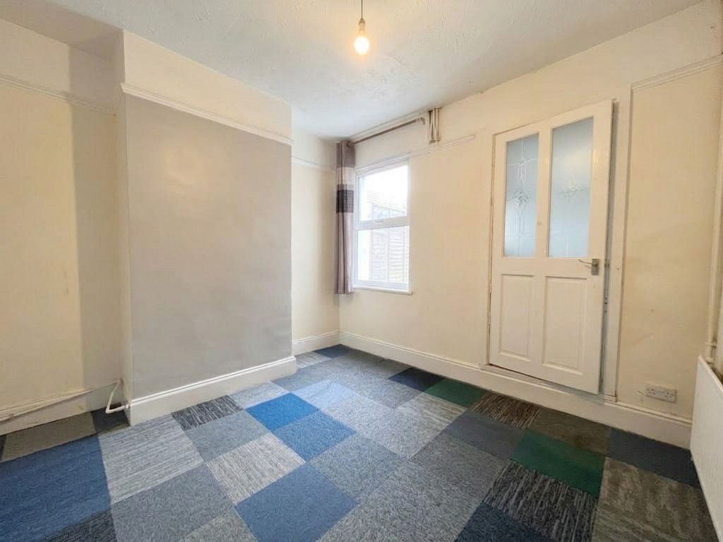 Property photo 3 of 8 4833133