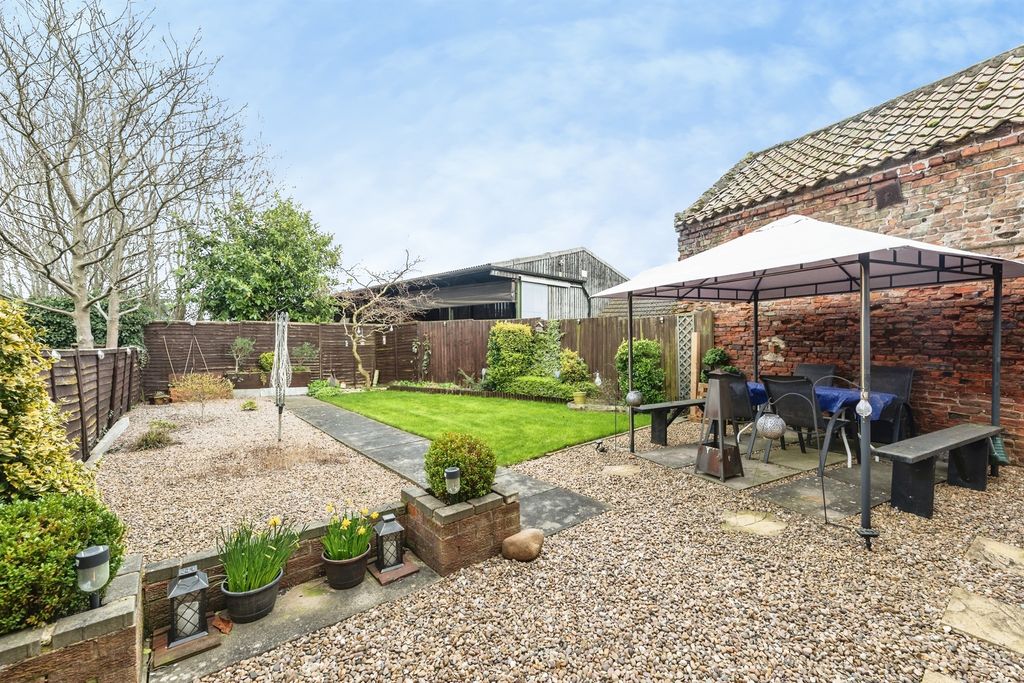 Additional image 11 of 3 bed semi-detached house for saleMain Street, Ealand, Scunthorpe DN17