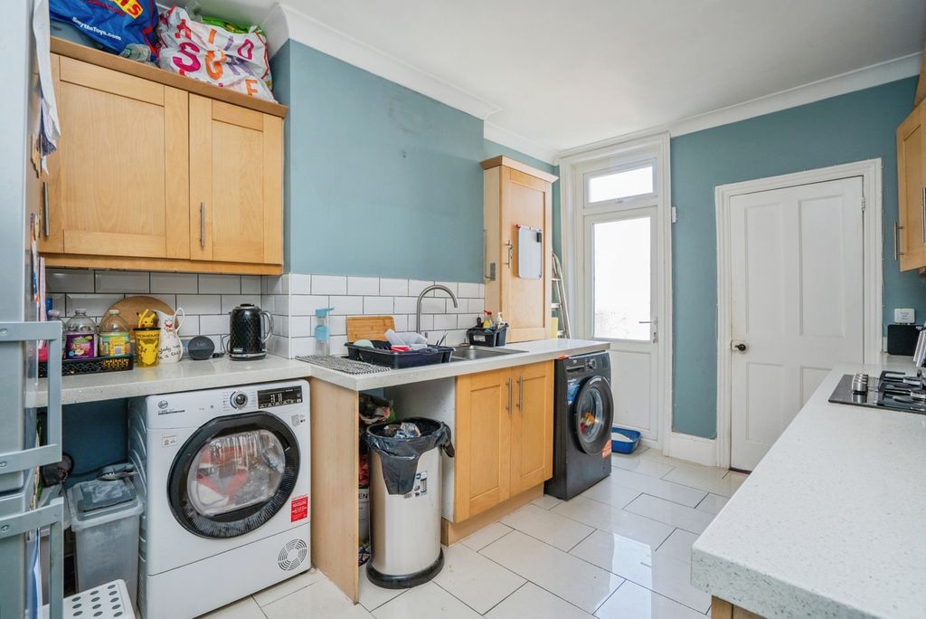 Property photo 3 of 20 Pbox-Img.Jpg