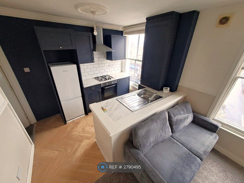 Property photo 1 of 9 Flat 3