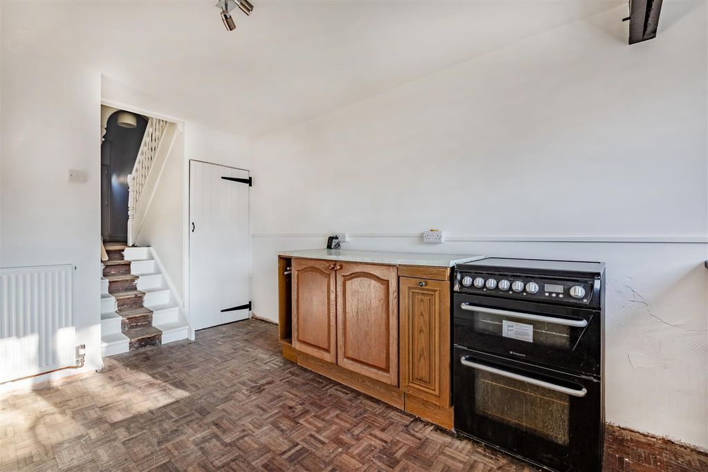 Property photo 3 of 14 Kitchen