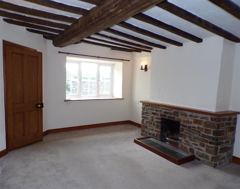 Property photo 3 of 7 Lounge.Jpg