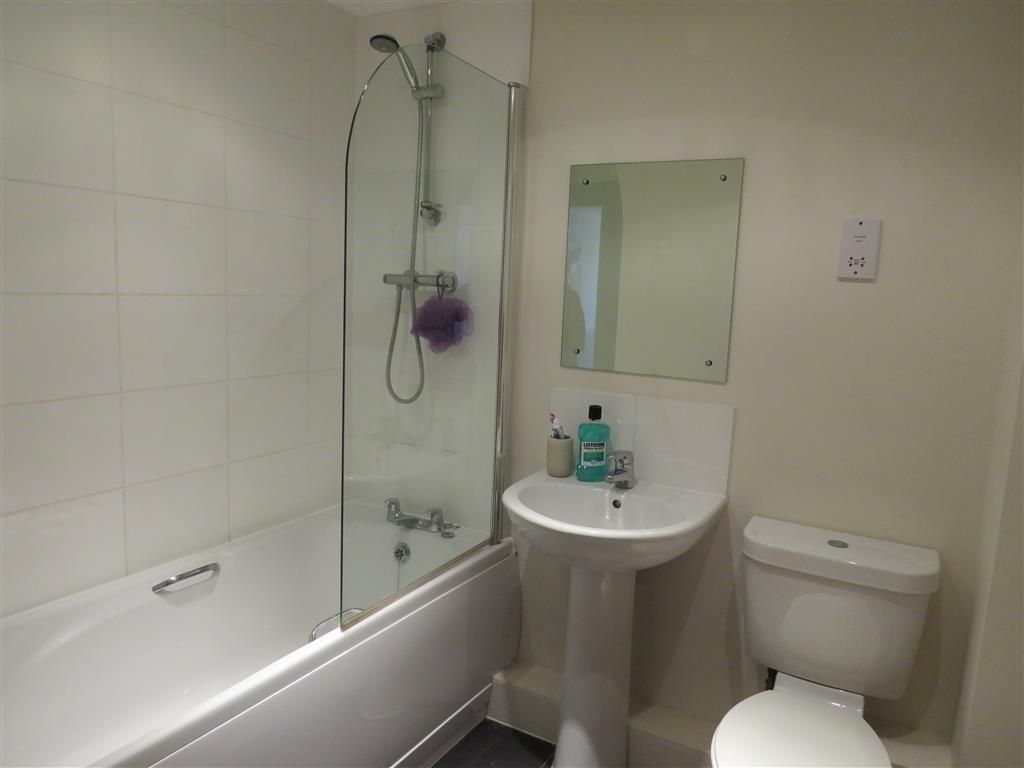 Property photo 3 of 4 Bathroom