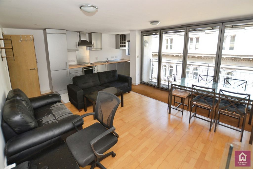 Property photo 3 of 10 Pbox-Img.Jpg
