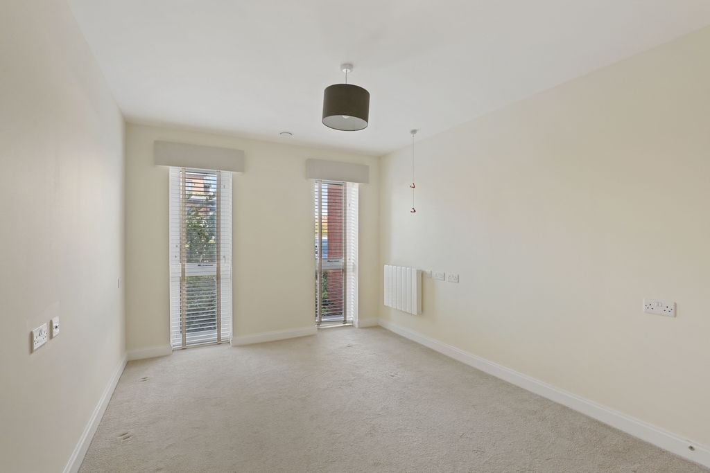 Additional image 5 of 2 bed flat to rentSt. Ann Way, The Docks, Gloucester GL2