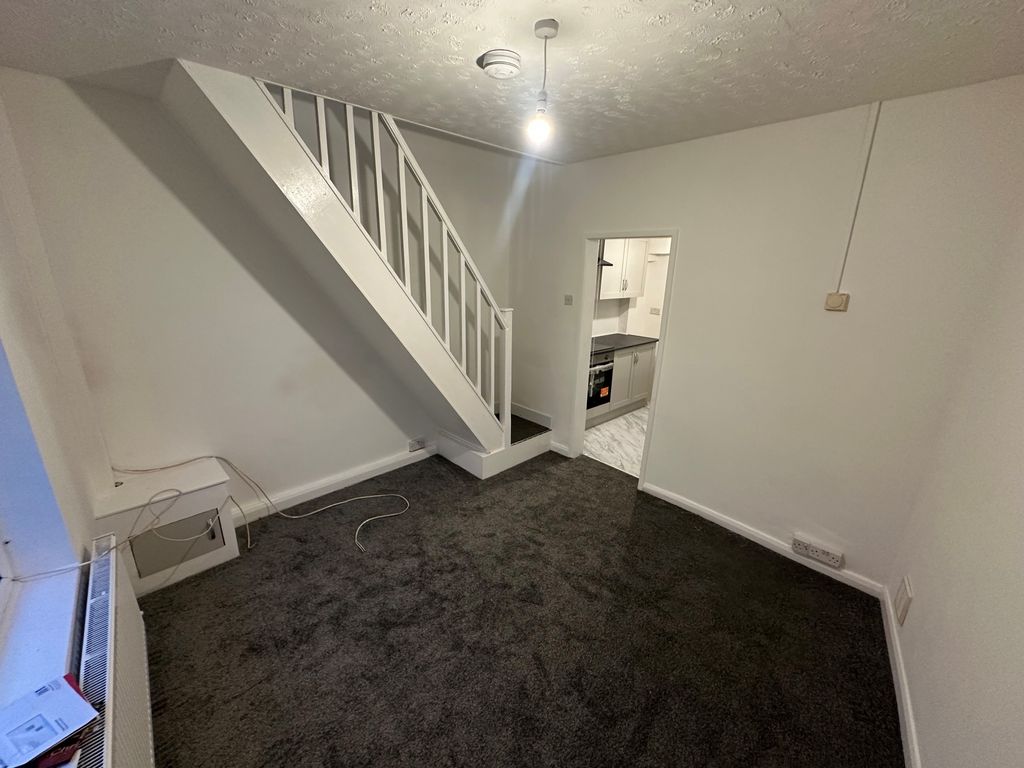 Property photo 2 of 5 Living Room